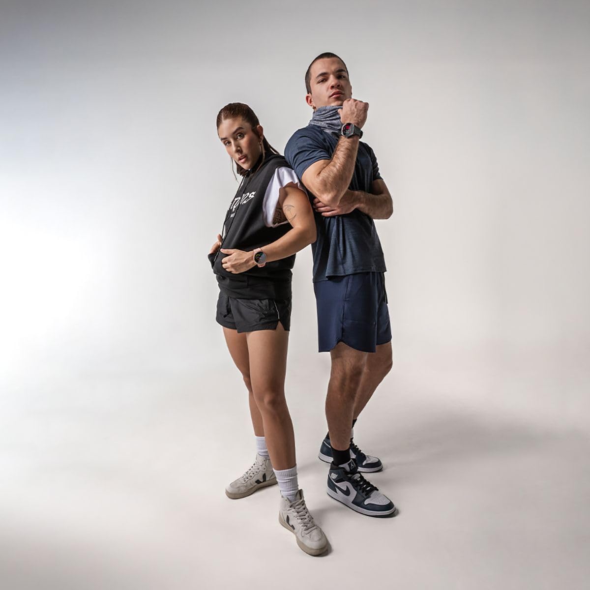 STF Kronos Trek Smartwatch, Resistente al Agua, Modo Multideportivo, Monitores de Salud, Batería de hasta 7 días de duración, Negro