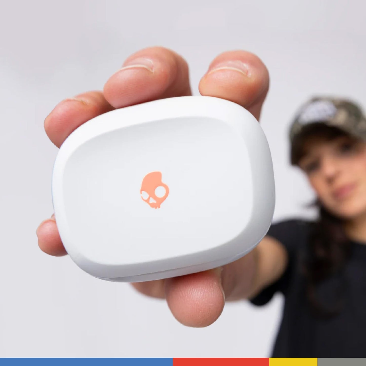 Auriculares Inalámbricos Skullcandy Smokin' Buds, 20 h de Autonomía, 50% de Plásticos Renovables, Micrófono. Color: Blanco/Naranja.
