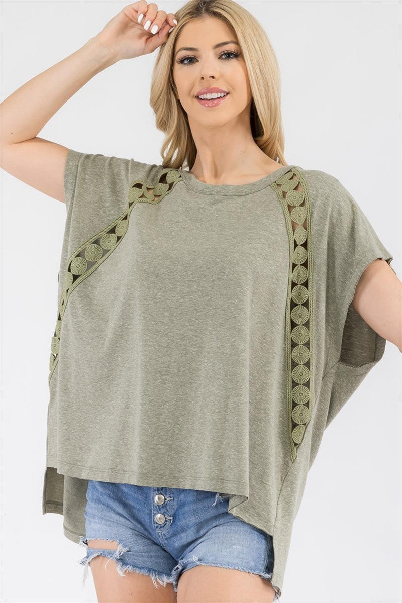 Top Verde Claro Detalles Sutiles