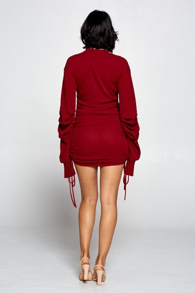 Mini vestido ajustado con cuello simulado en color liso