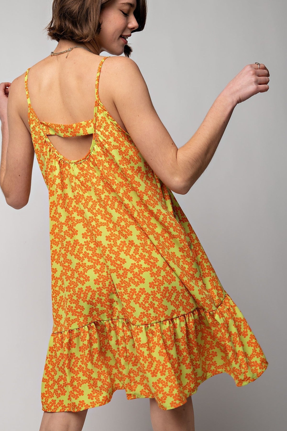 Vestido camisero color melocotón de lana con estampado floral